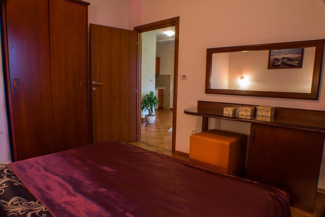 Dmm Apartments Teodo Esterno foto