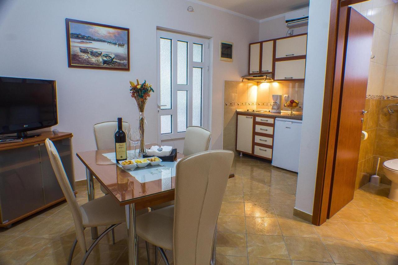 Dmm Apartments Teodo Esterno foto