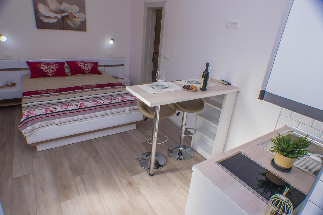 Dmm Apartments Teodo Esterno foto
