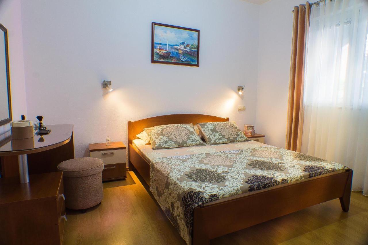 Dmm Apartments Teodo Esterno foto