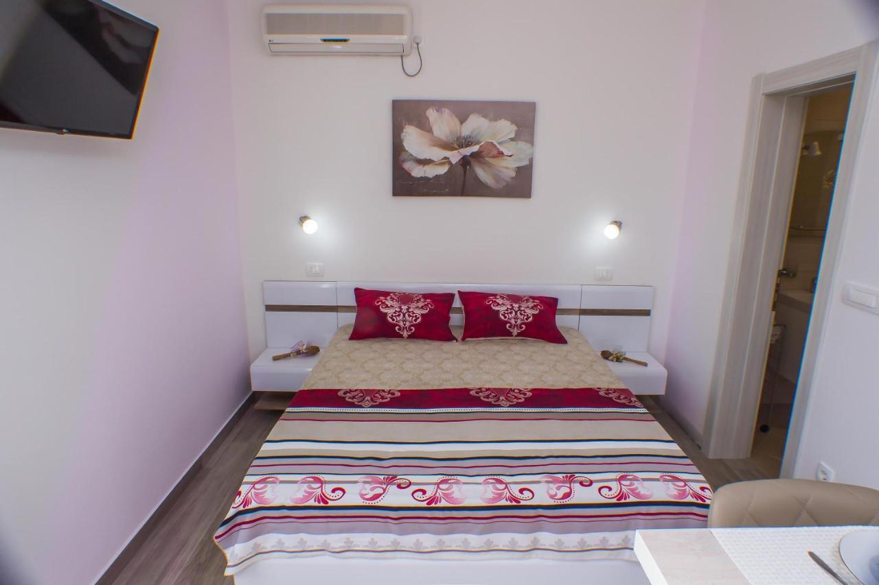 Dmm Apartments Teodo Esterno foto