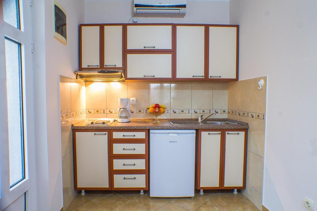 Dmm Apartments Teodo Esterno foto