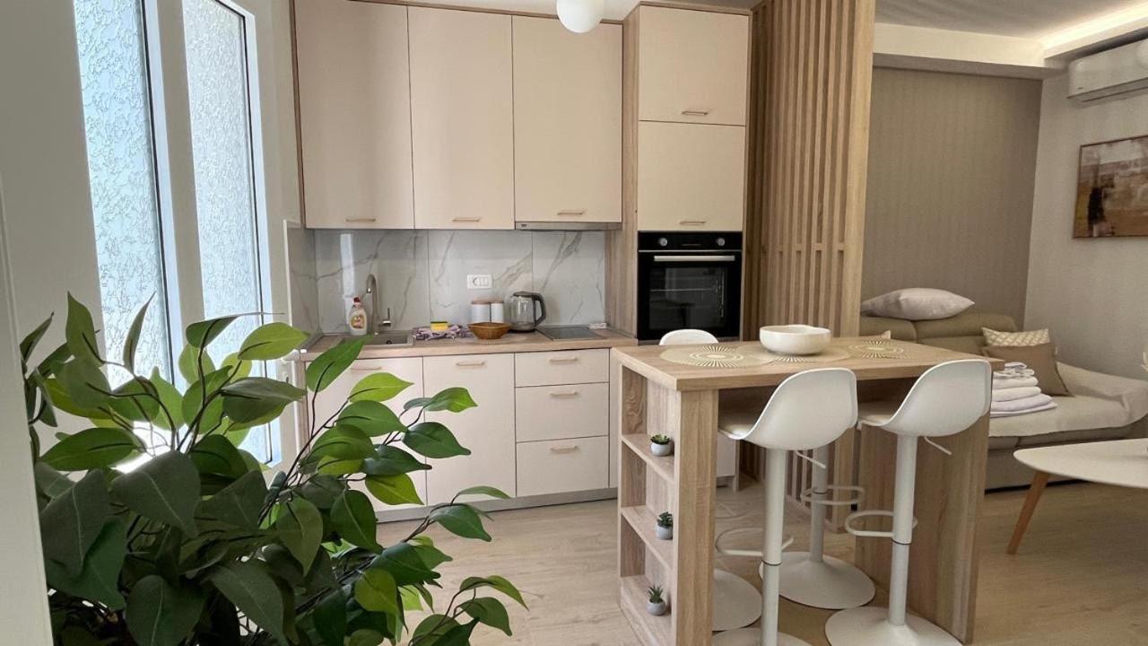 Dmm Apartments Teodo Esterno foto